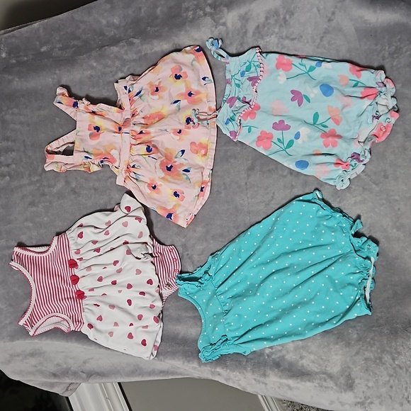 Bundle of 4 Adorable Romper / Dresses 6 month - Picture 1 of 6